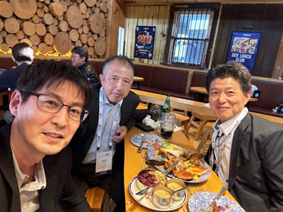 �ʐ^1�F�h�C�c�����X�ł̂ЂƂ��܁i������M�ҁA�a��B�M�搶�A�M�c�����搶�j