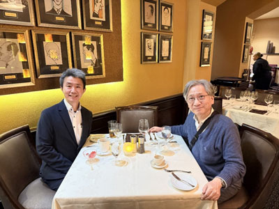 �ʐ^1�F�����F�搶�Ɖ��ł���Rosen Plaza Hotel�̃��X�g�����ɂ�